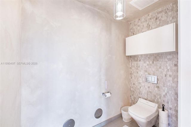 68 SE 6th St 3711, Miami, FL 33131