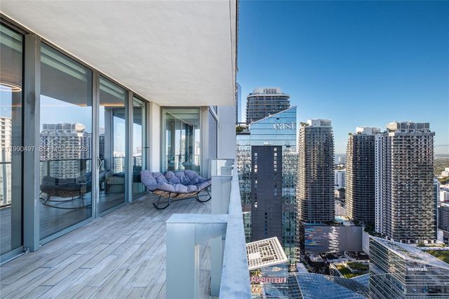 68 SE 6th St 3711, Miami, FL 33131