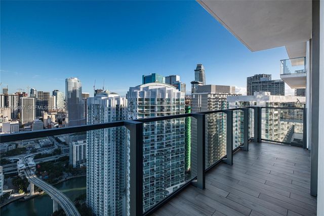 68 SE 6th St 3711, Miami, FL 33131