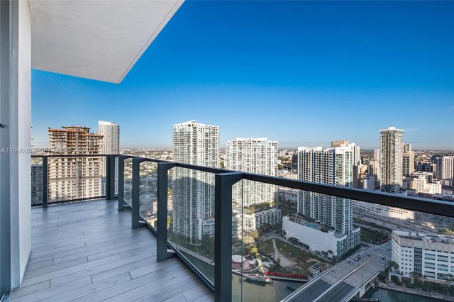 68 SE 6th St 3711, Miami, FL 33131