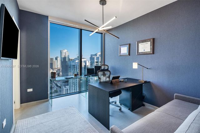 68 SE 6th St 3711, Miami, FL 33131