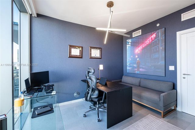 68 SE 6th St 3711, Miami, FL 33131