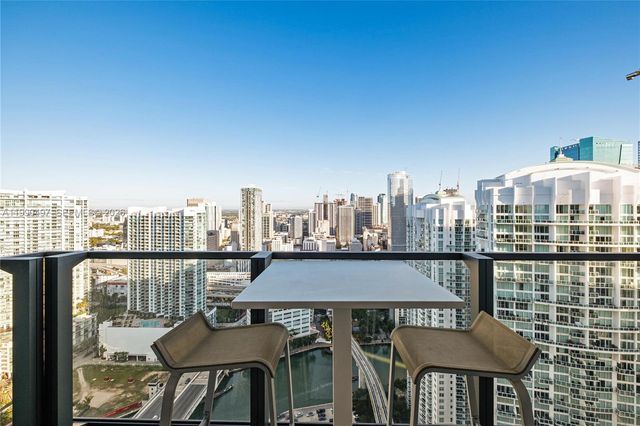 68 SE 6th St 3711, Miami, FL 33131