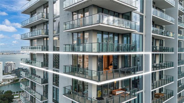 68 SE 6th St 3711, Miami, FL 33131