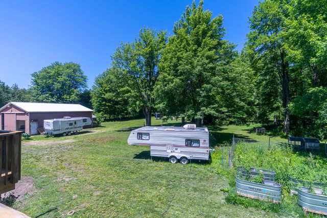 3570 E Sternberg Road, Fruitport, MI 49415