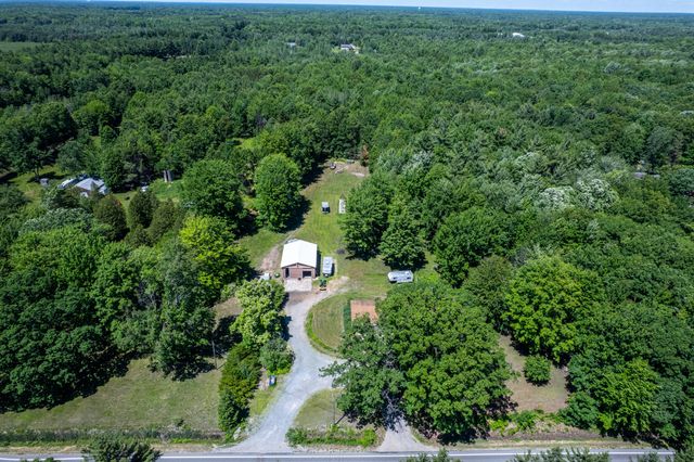 3570 E Sternberg Road, Fruitport, MI 49415