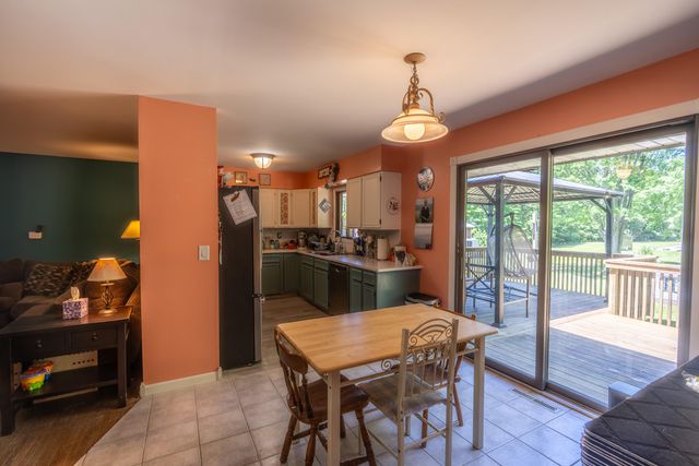 3570 E Sternberg Road, Fruitport, MI 49415