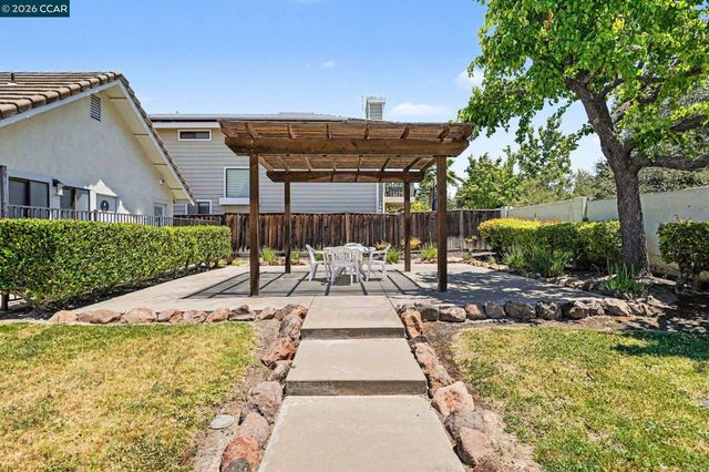 2259 Foxhill Dr, Martinez, CA 94553