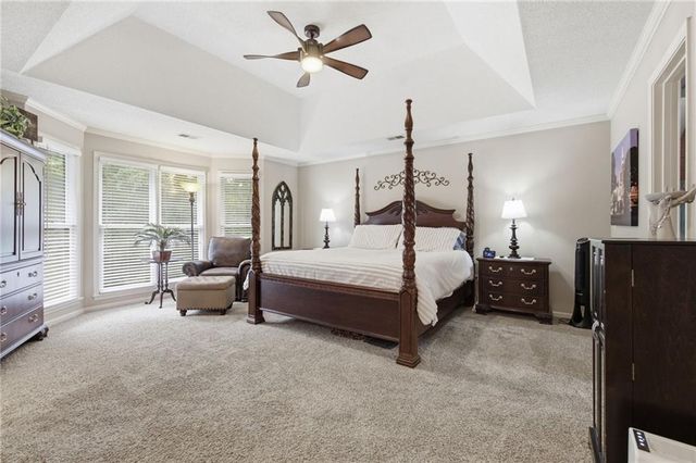 5710 Pflumm Road, Shawnee, KS 66216