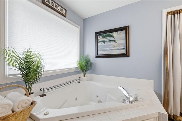 5710 Pflumm Road, Shawnee, KS 66216