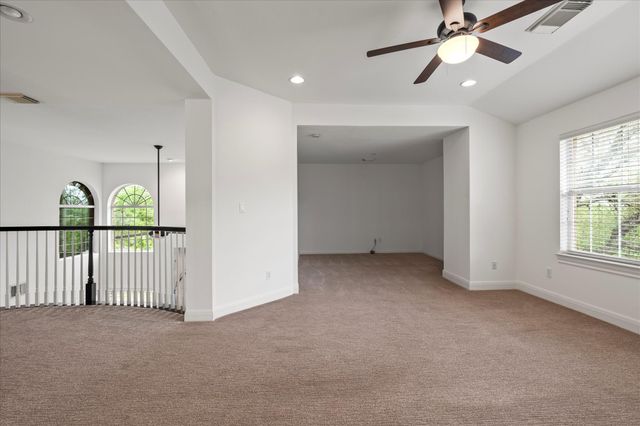 37 Waterfall DR, The Hills, TX 78738