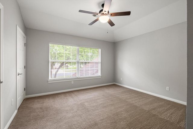 37 Waterfall DR, The Hills, TX 78738