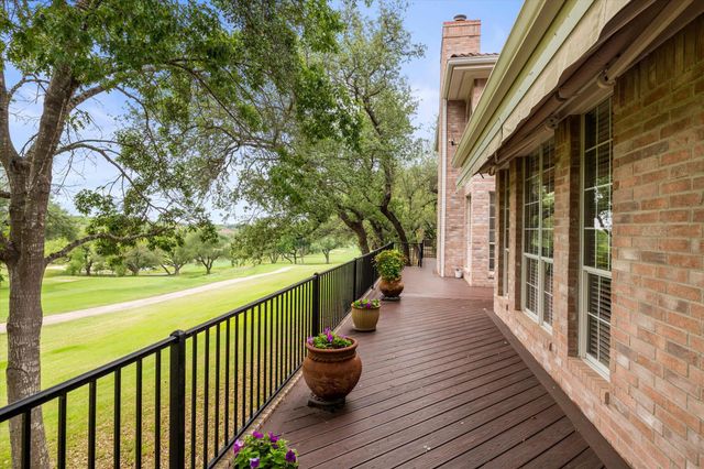 37 Waterfall DR, The Hills, TX 78738
