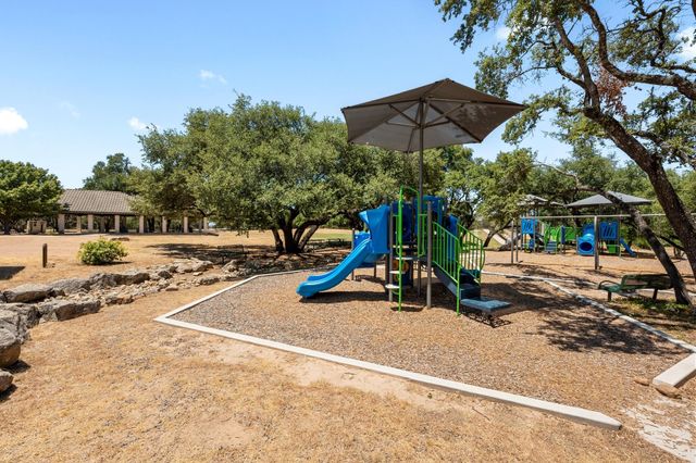 37 Waterfall DR, The Hills, TX 78738