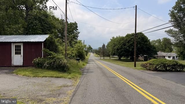 2060 ADAMS RD, East Greenville, PA 18041