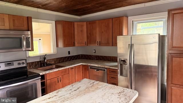 2060 ADAMS RD, East Greenville, PA 18041