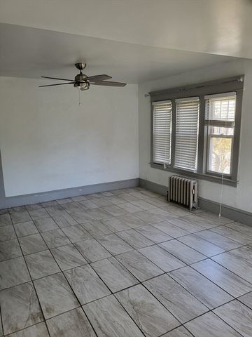 19 Greenbrier St, Springfield, MA 01108
