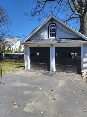 19 Greenbrier St, Springfield, MA 01108