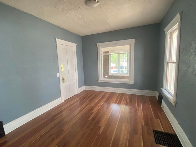417 Locust Street 1 & 2, Kalamazoo, MI 49007