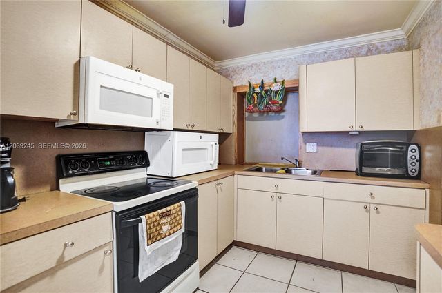 6280 SW 8th Pl, North Lauderdale, FL 33068