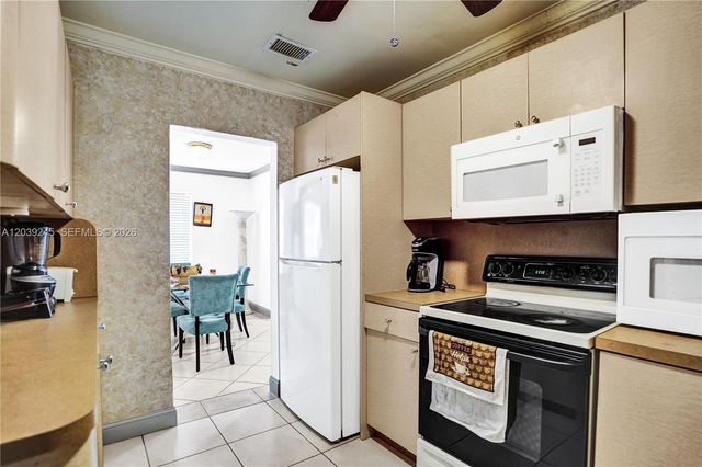 6280 SW 8th Pl, North Lauderdale, FL 33068