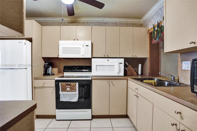 6280 SW 8th Pl, North Lauderdale, FL 33068