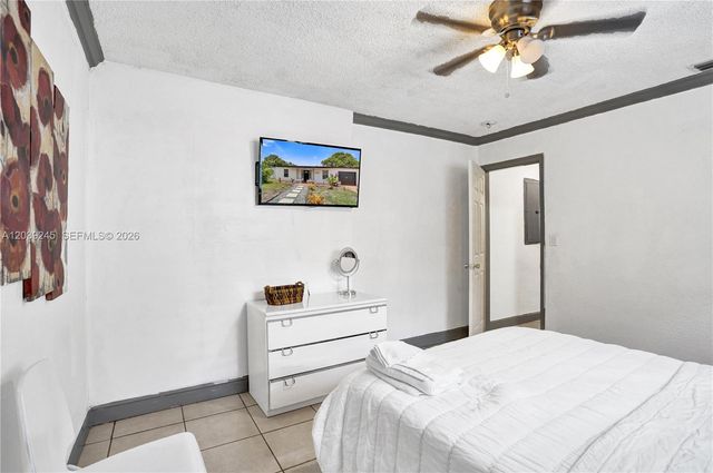 6280 SW 8th Pl, North Lauderdale, FL 33068