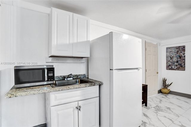 6280 SW 8th Pl, North Lauderdale, FL 33068