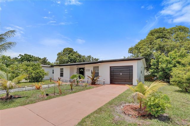 6280 SW 8th Pl, North Lauderdale, FL 33068
