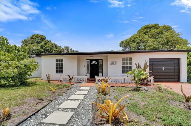 6280 SW 8th Pl, North Lauderdale, FL 33068