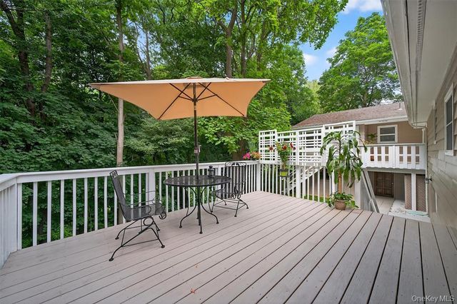 26 Overlook Drive, Warwick, NY 10990