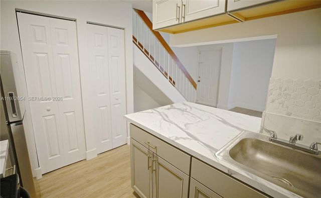 17425 NW 67th Pl B-13, Hialeah, FL 33015