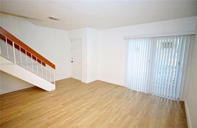 17425 NW 67th Pl B-13, Hialeah, FL 33015