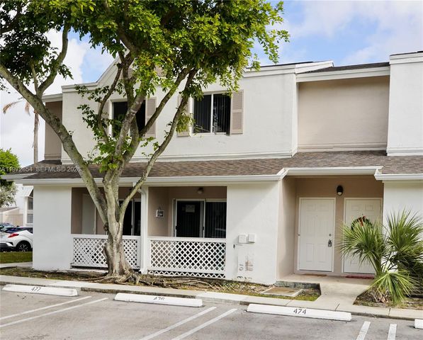 17425 NW 67th Pl B-13, Hialeah, FL 33015