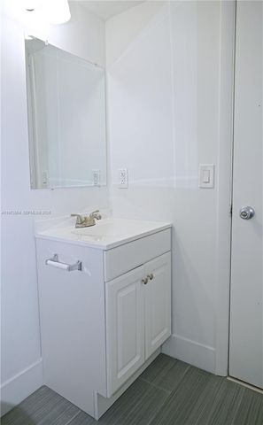 17425 NW 67th Pl B-13, Hialeah, FL 33015