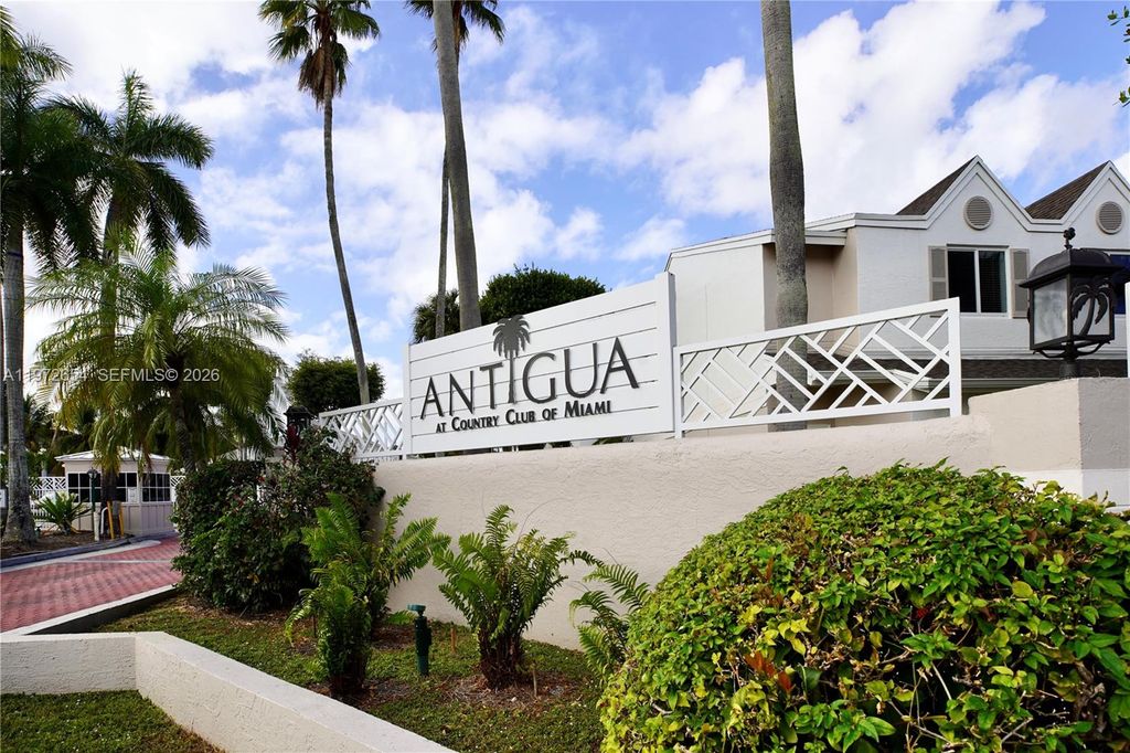 17425 NW 67th Pl B-13, Hialeah, FL 33015