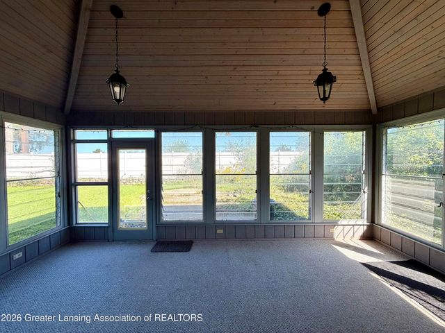 433 Chanticleer Trail, Lansing, MI 48917