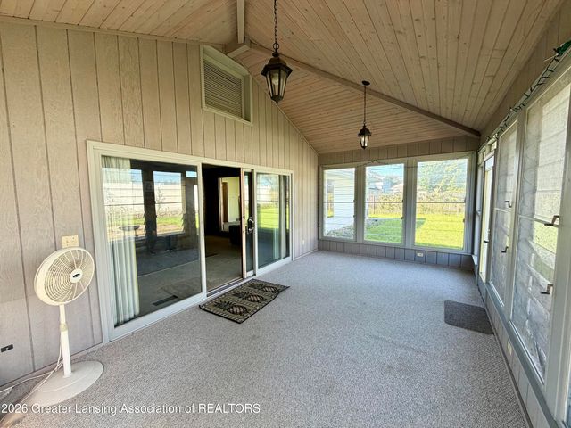 433 Chanticleer Trail, Lansing, MI 48917