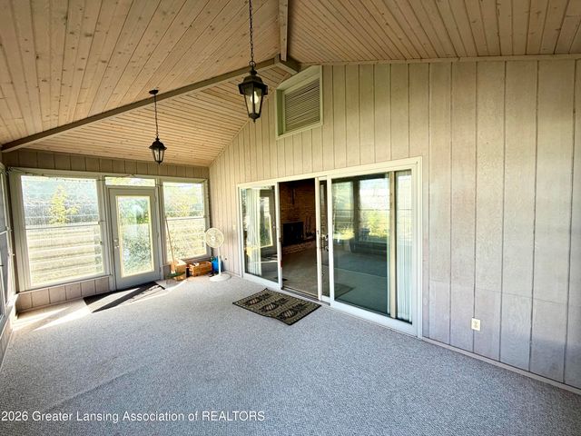 433 Chanticleer Trail, Lansing, MI 48917