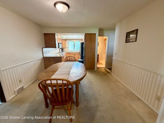 433 Chanticleer Trail, Lansing, MI 48917