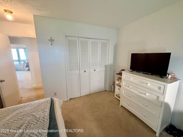 433 Chanticleer Trail, Lansing, MI 48917