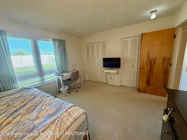 433 Chanticleer Trail, Lansing, MI 48917