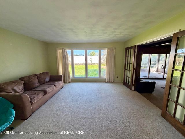 433 Chanticleer Trail, Lansing, MI 48917