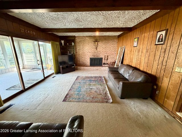 433 Chanticleer Trail, Lansing, MI 48917