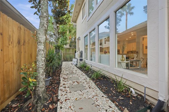 320 Harborside Circle, Kemah, TX 77565