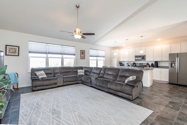 2214 Truman Trail, Mchenry, IL 60051