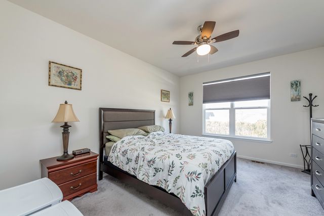 2214 Truman Trail, Mchenry, IL 60051