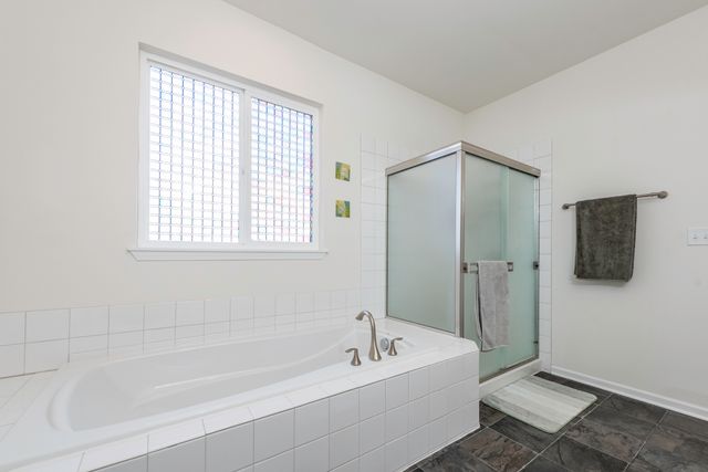 2214 Truman Trail, Mchenry, IL 60051