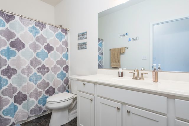 2214 Truman Trail, Mchenry, IL 60051