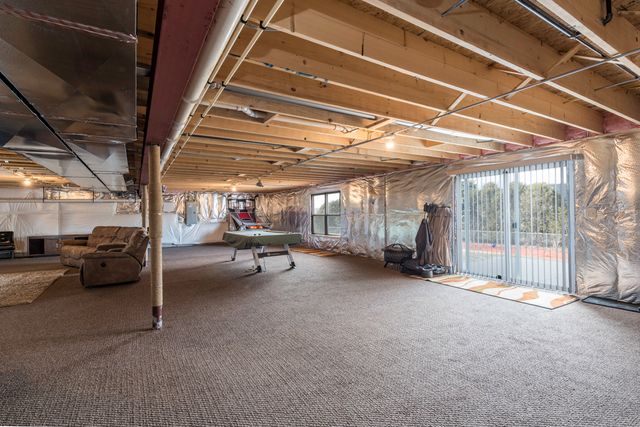 2214 Truman Trail, Mchenry, IL 60051